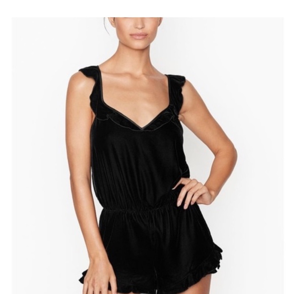 NWOT Victoria’s Secret Black Velvet Sleep Romper - Picture 2 of 10